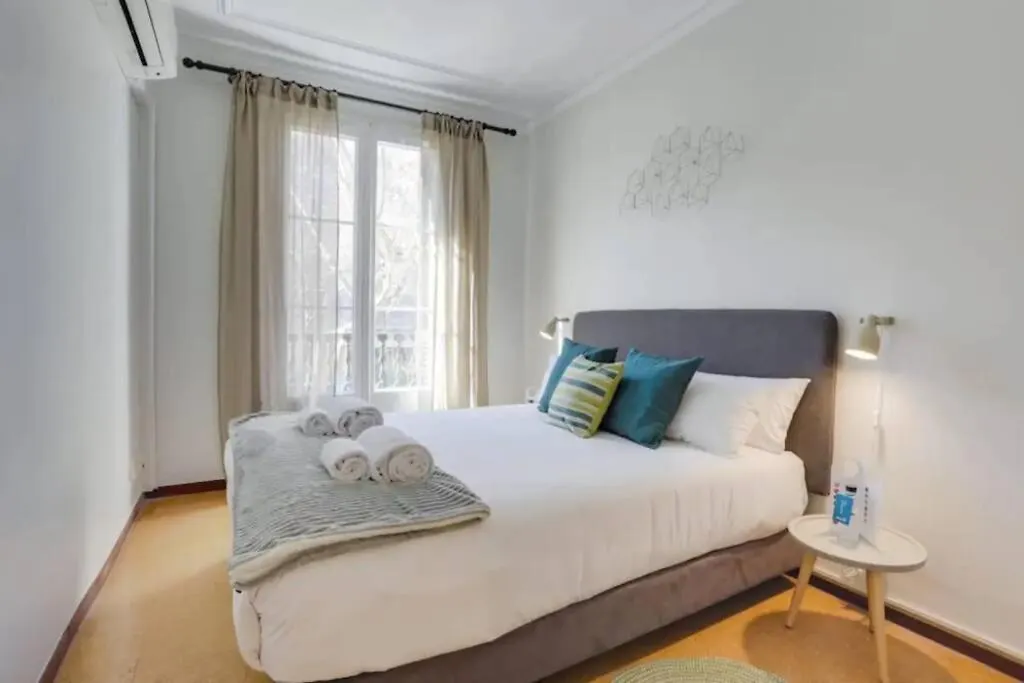 Sant Joan Entresol Apartment Barcelona